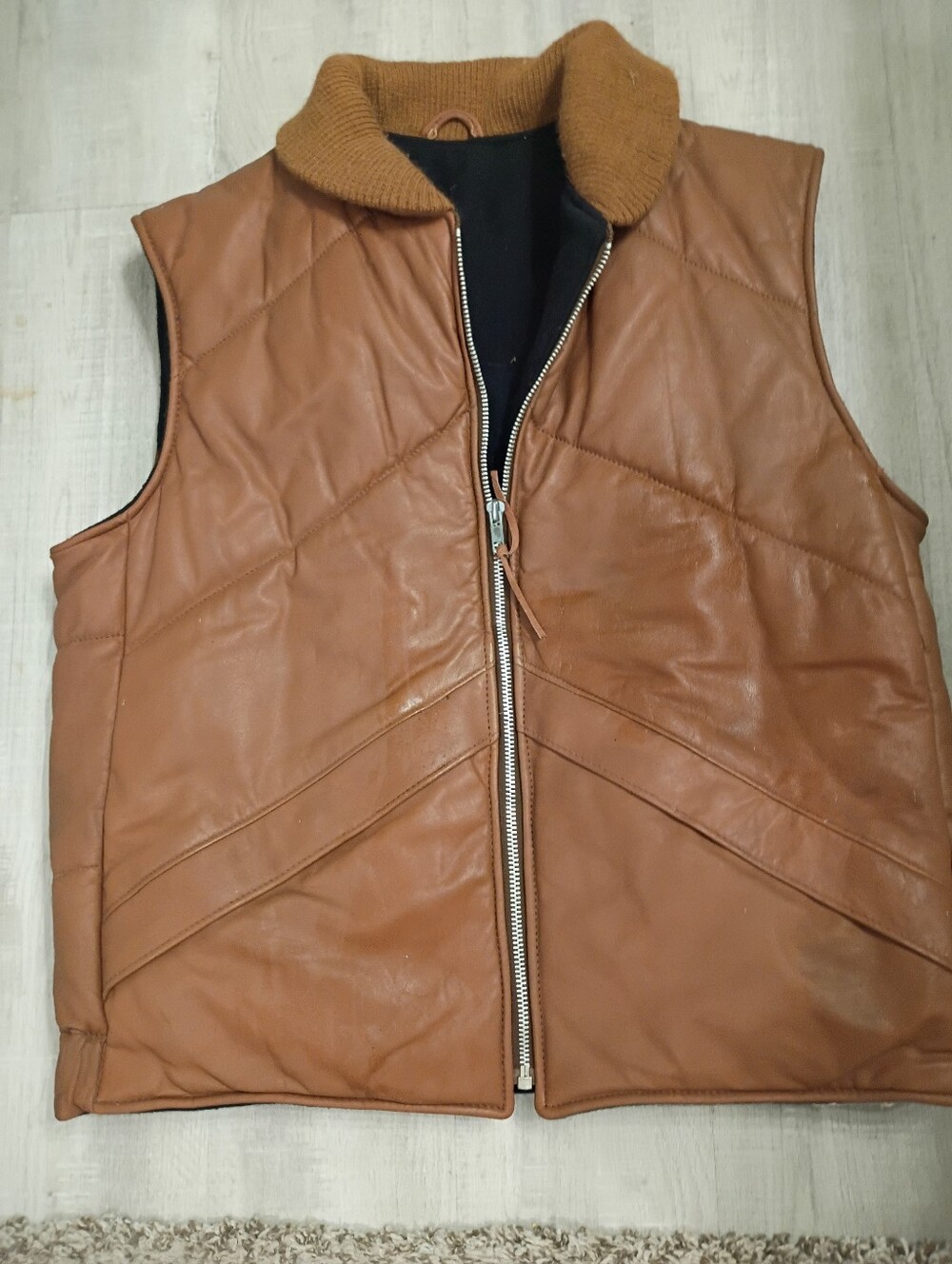 Cresco Outfitters Mens Leather Zip Front Vest Sz 42 Prestine Condition